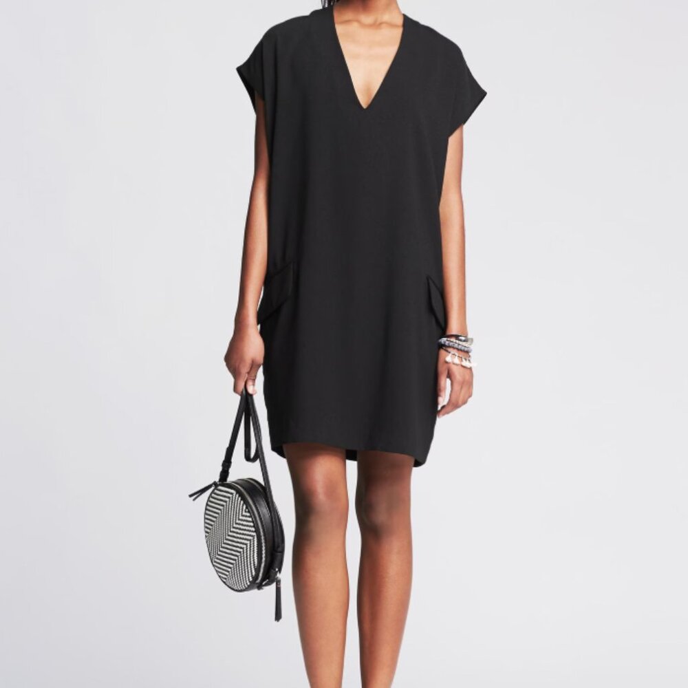 Banana Republic Black Crepe Cocoon Dress  Size M